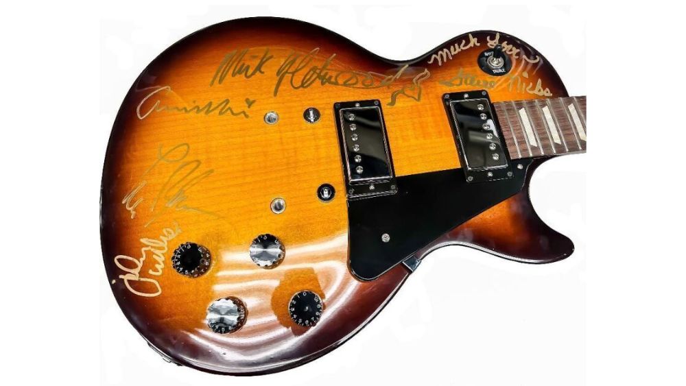 from-taylor-swift-to-bob-dylan,-a-collection-of-music-icons-are-auctioning-off-memorabilia-for-a-good-cause