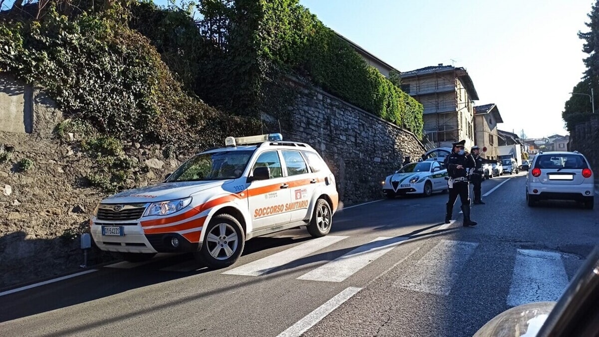 auto-ribaltata-in-via-statale-per-lecco:-caos-traffico