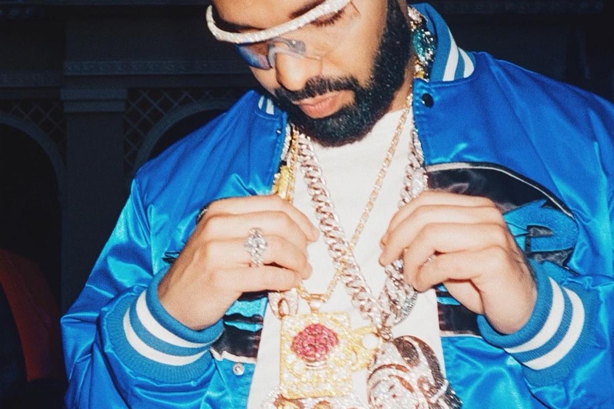 $3m-worth-of-jewelry?-damn,-drake's-“jumbotron-shit-poppin”