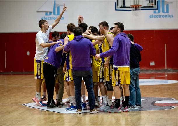wiz-basket-legnano-batte-corsico-(67-61)-e-infila-la-terza-vittoria-consecutiva-–-legnanonews