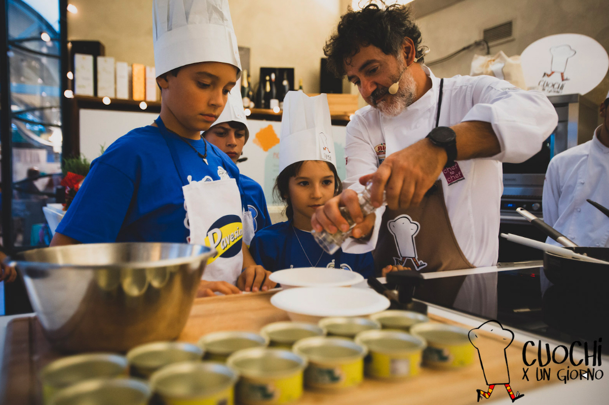 cuochi-per-un-giorno,-bambini-e-chef-stellati-insieme-per-la-solidarieta