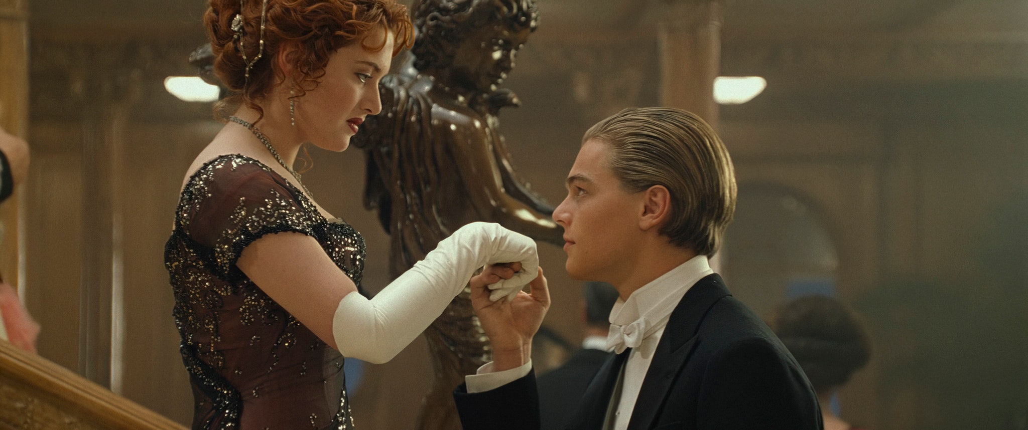 titanic-con-leonardo-dicaprio-compie-25-anni-e-torna-al-cinema,-ecco-i-segreti-della-sua-estetica-senza-tempo