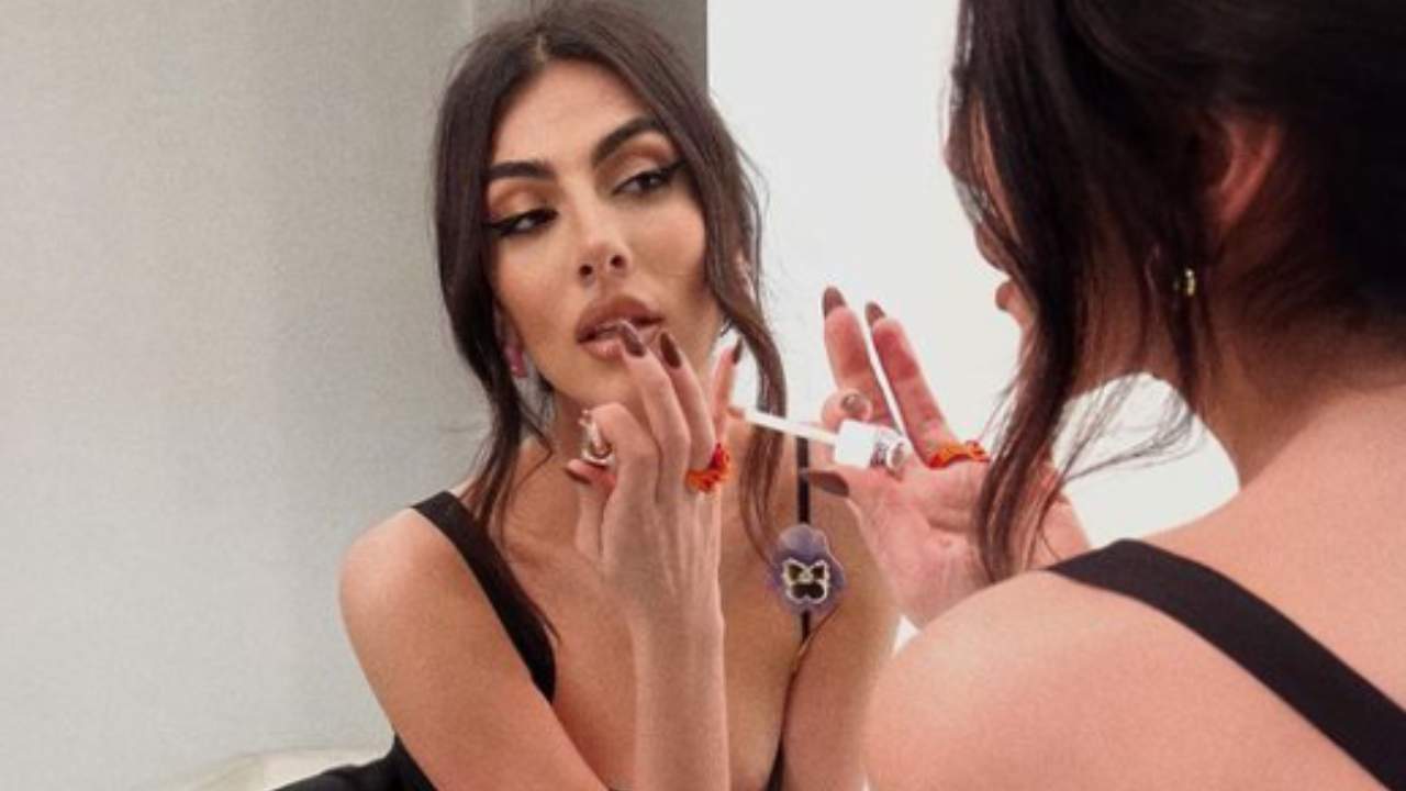 “le-mie-ultime-24h”-giulia-salemi-e-il-preoccupante-annuncio:-segnali-d'allarme-dal-corpo.-le-sue-condizioni