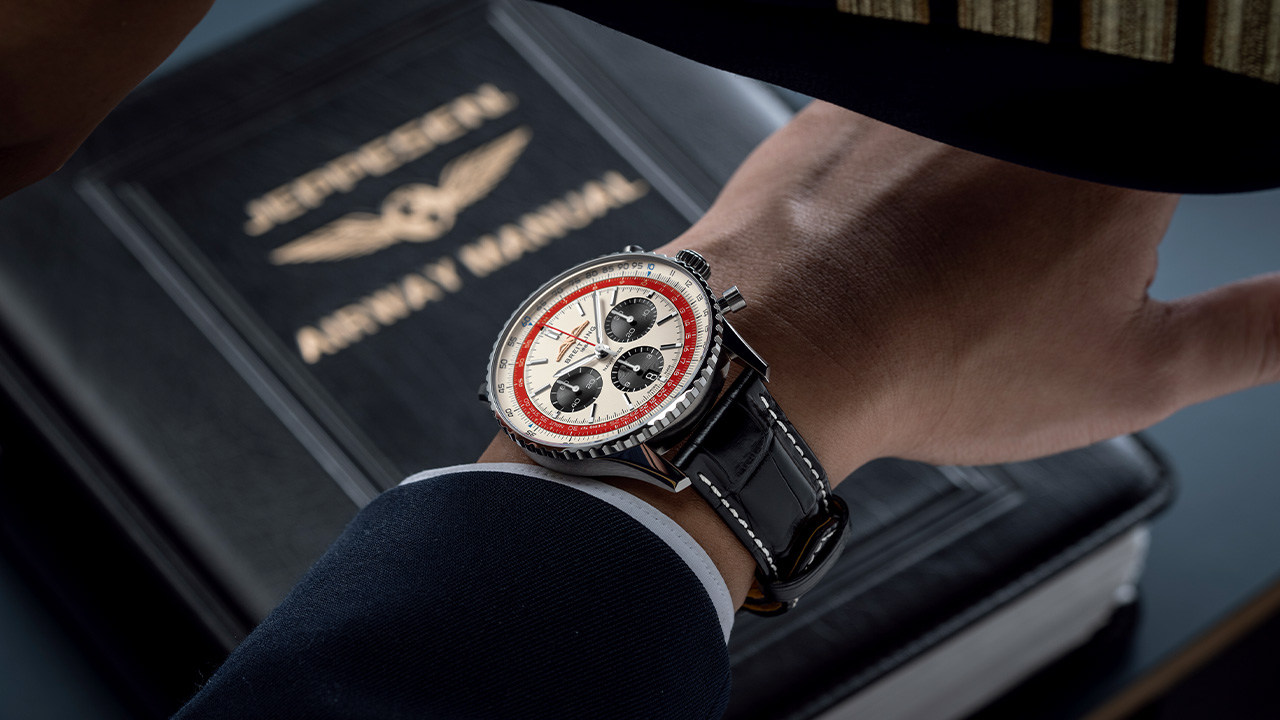 breitling-presenta-il-navitimer-b01-chronograph-43-boeing-747-–-james-magazine