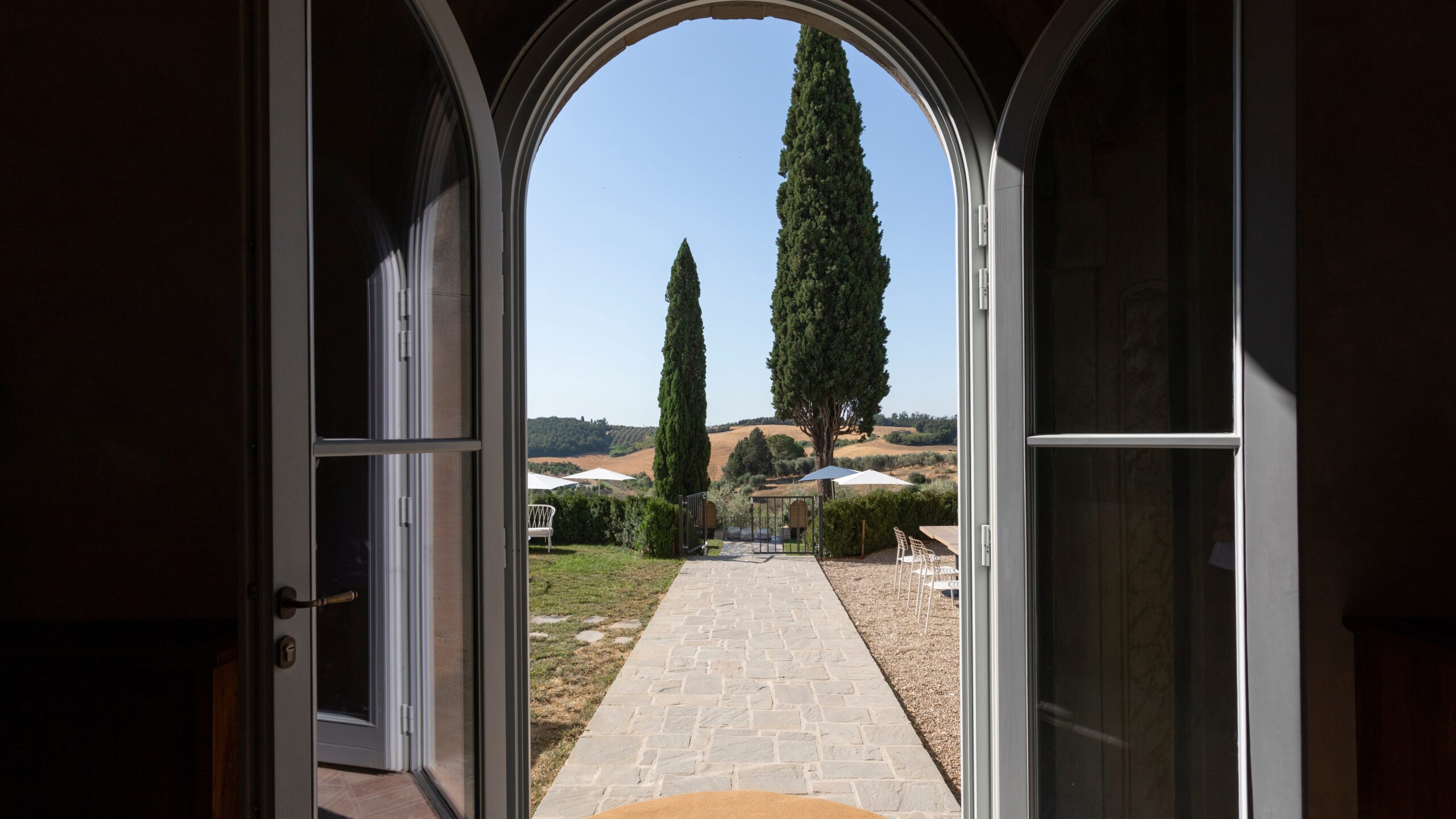 una-villa-in-toscana-riscopre-il-lusso-della-sostenibilita