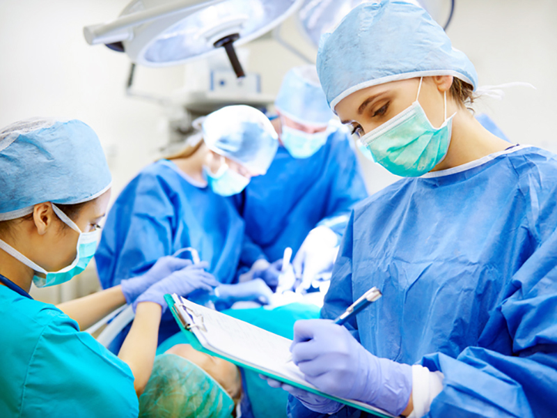 sala-operatoria,-l'ospedale-pubblico-sostituisce-gli-infermieri-con-colleghi-dal-privato.
