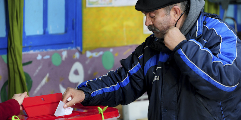 al-ballottaggio-delle-elezioni-parlamentari-in-tunisia-l'affluenza-e-stata-solo-dell'11-per-cento-–-il-post