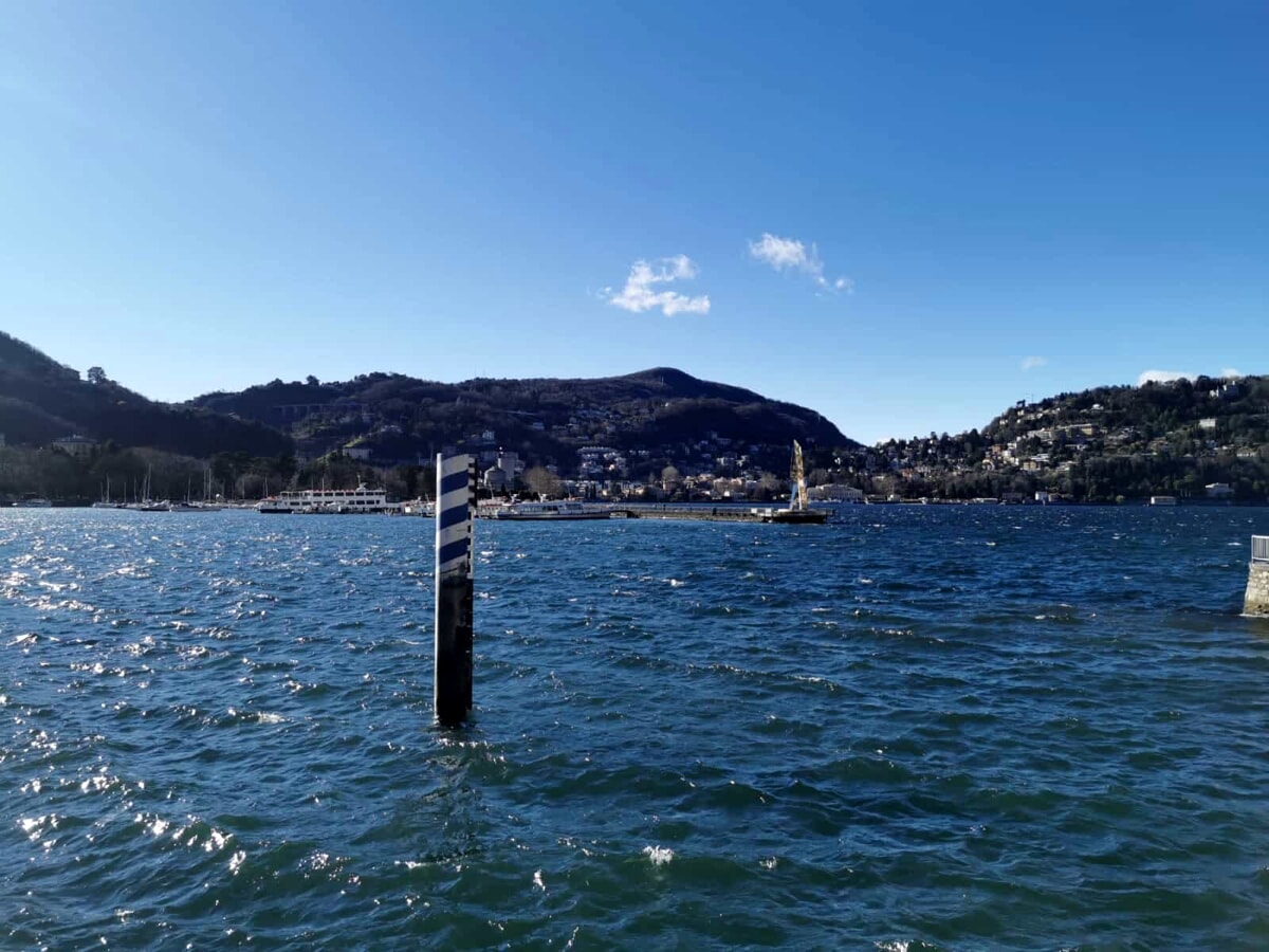hotel-di-lusso-del-lago-di-como-cerca-impiegato-a-tempo-pieno.-a-750-euro-al-mese