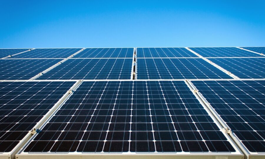 la-cina-sta-preparando-una-stretta-mondiale-sull'energia-solare?