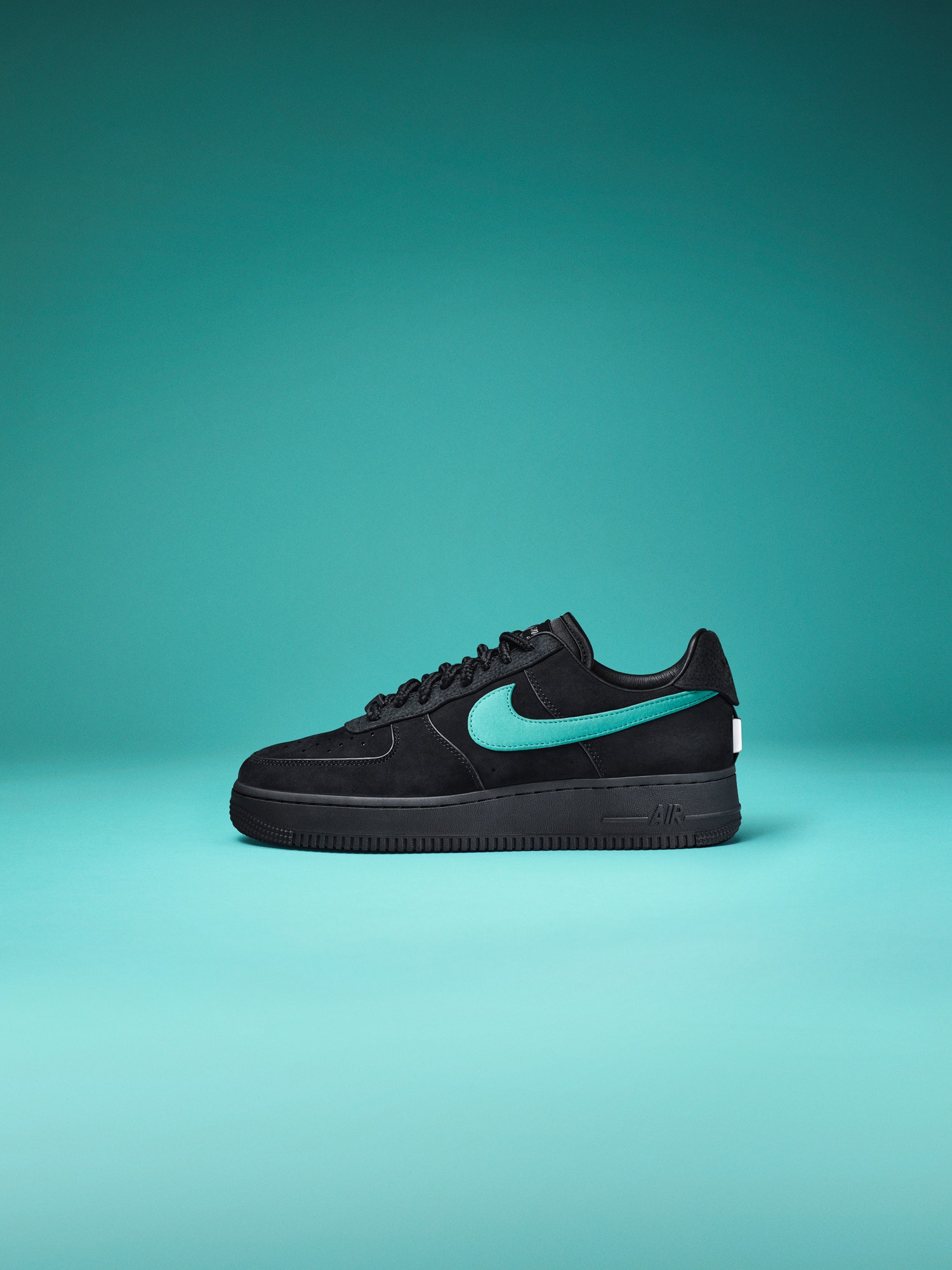 nike-and-tiffany-&-co.-made-sneaker-dynamite