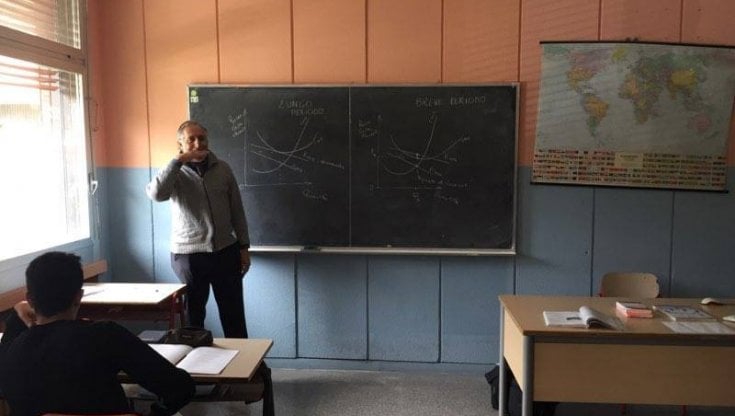 prof-negazionista,-il-caso-di-pietro-marinelli-finisce-al-provveditorato:-“non-passera-sotto-silenzio”-renzi:-“va-licenziato”.-pd:-“valditara-intervenga”