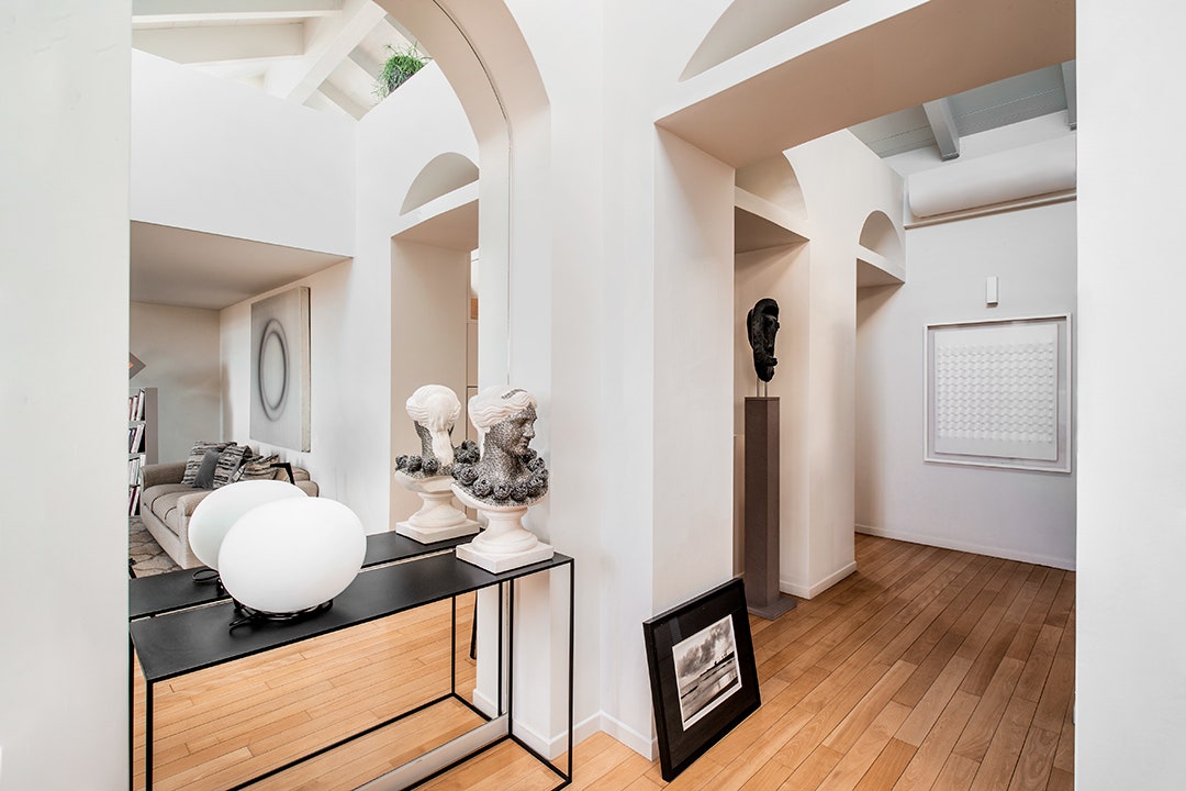 un-pied-a-terre-bianco-nel-cuore-di-torino-che-e-un’ode-al-minimalismo