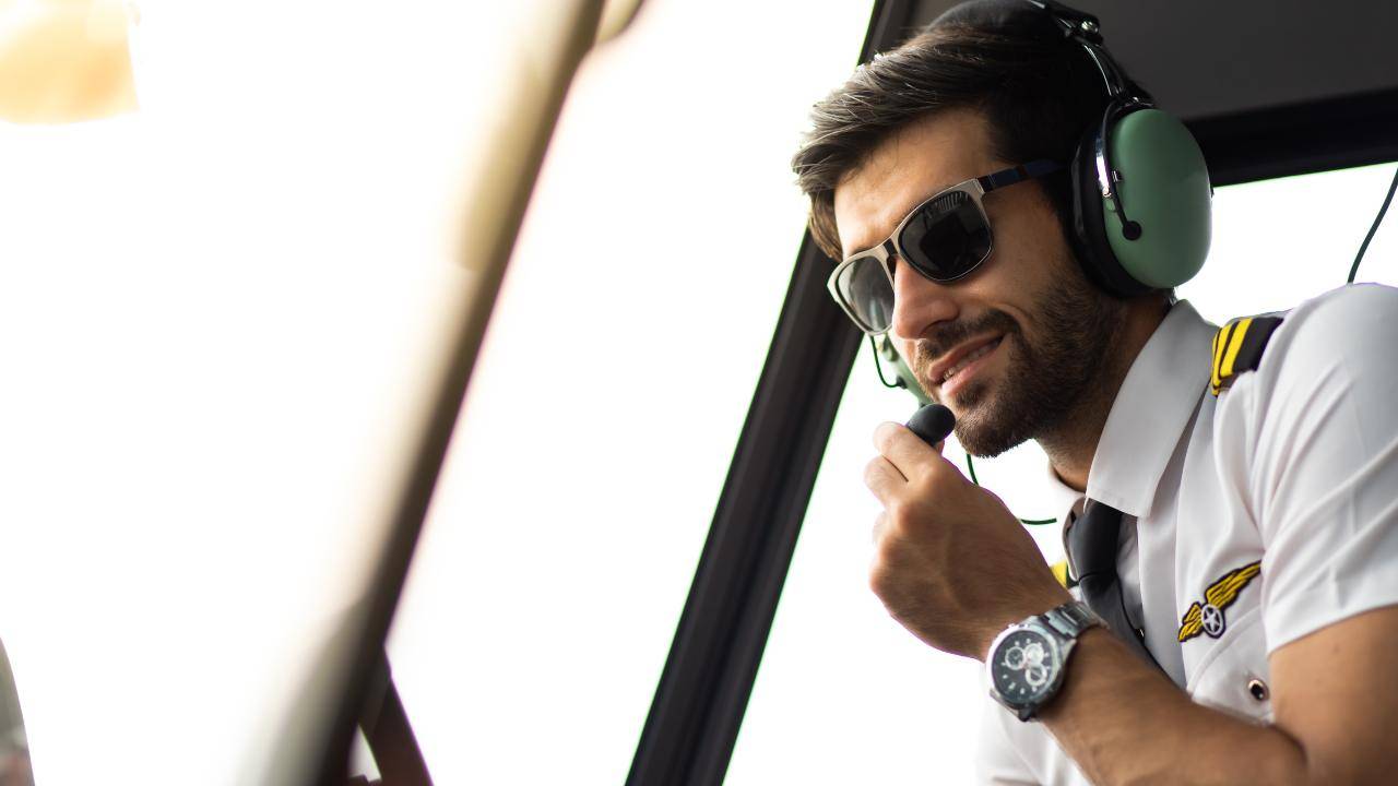 quanto-guadagna-un-pilota-aereo:-gli-stipendi-da-ryanair-a-emirates