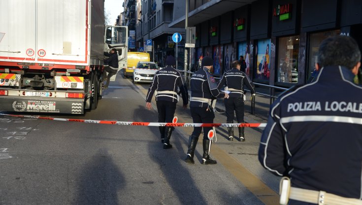 incidenti-stradali,-donna-in-bici-travolta-e-uccisa-da-un-camion-all