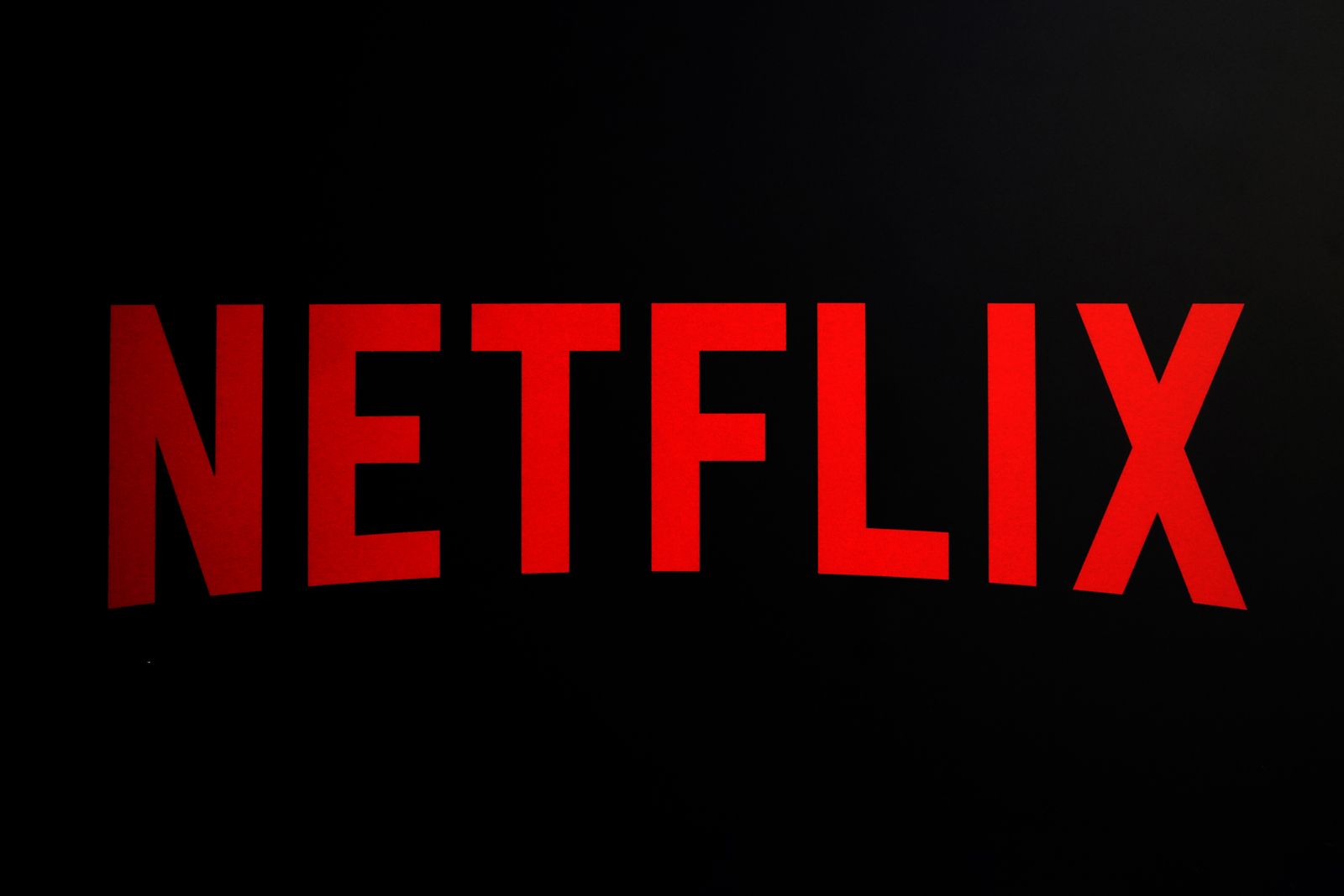 netflix-rolls-out-anti-password-sharing-–-everyone's-pissed