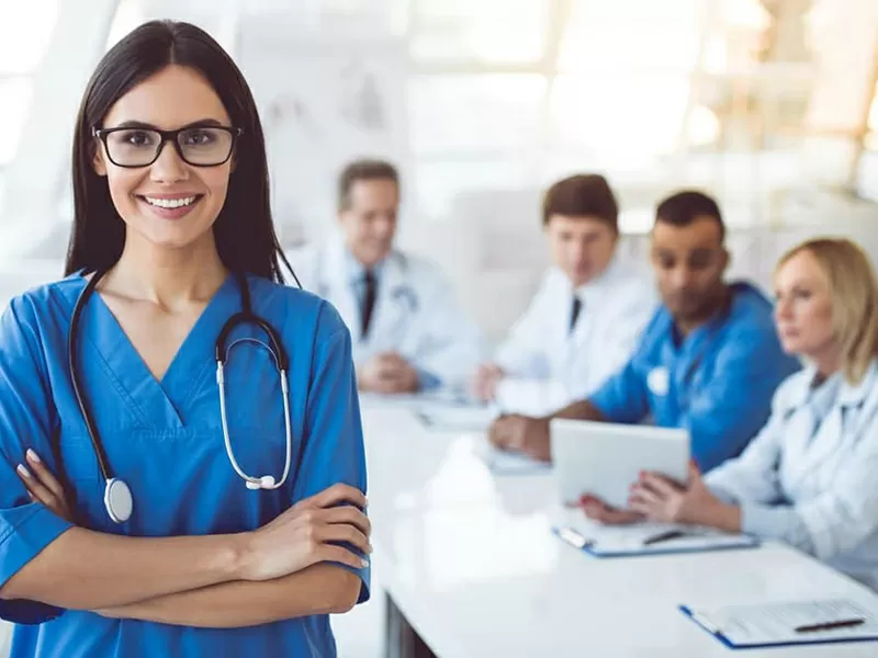 medici-a-testa-bassa-contro-il-ruolo-del-direttore-assistenziale:-“agli-infermieri-solo-ruoli-marginali”-bocciata-proposta-di-fdi.