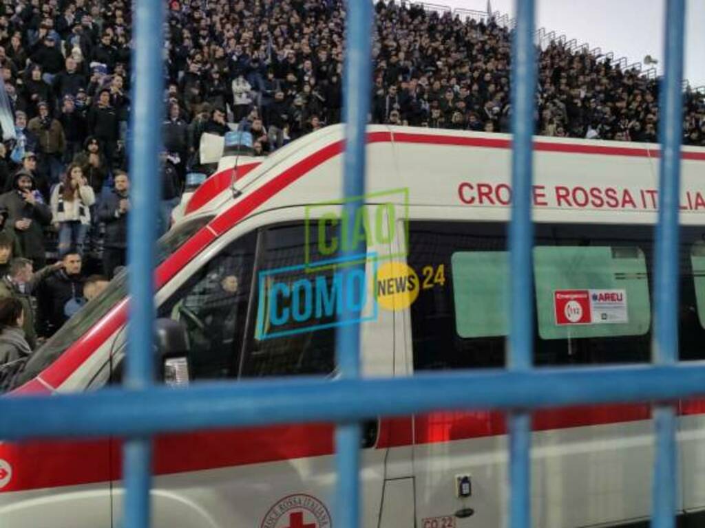 malore-al-sinigaglia,-migliorano-le-condizioni-del-tifoso-del-como:-i-supporters-fuori-dall'ospedale-–-ciaocomo