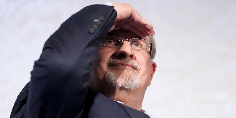 la-prima-intervista-di-salman-rushdie-dopo-l'accoltellamento-–-il-post
