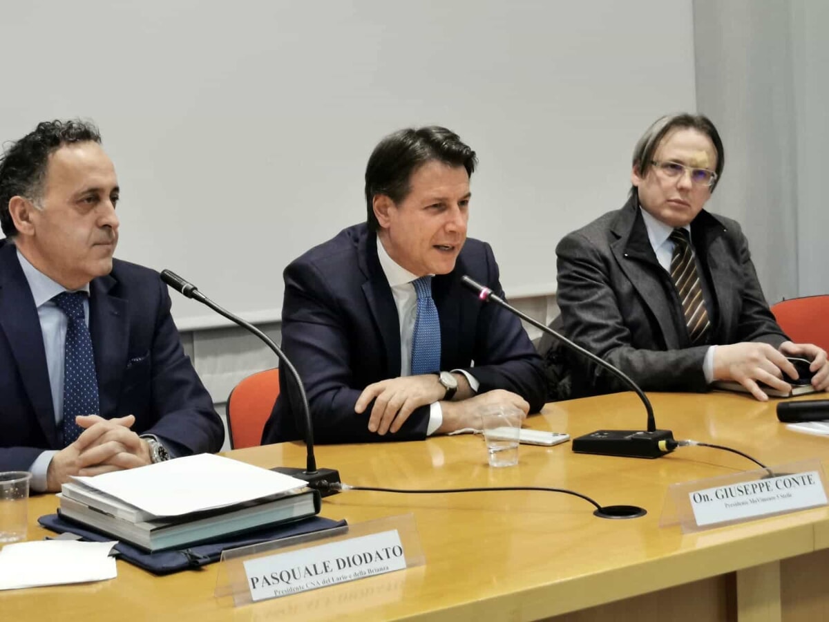 regionali,-giuseppe-conte-a-como-parla-dei-frontalieri:-“grande-soddisfazione-per-l'accordo-con-la-svizzera”