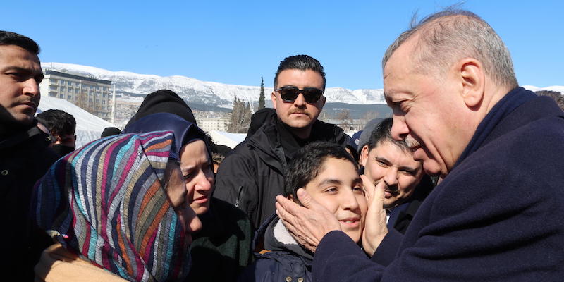 le-critiche-contro-erdogan-dopo-il-terremoto-in-turchia-–-il-post