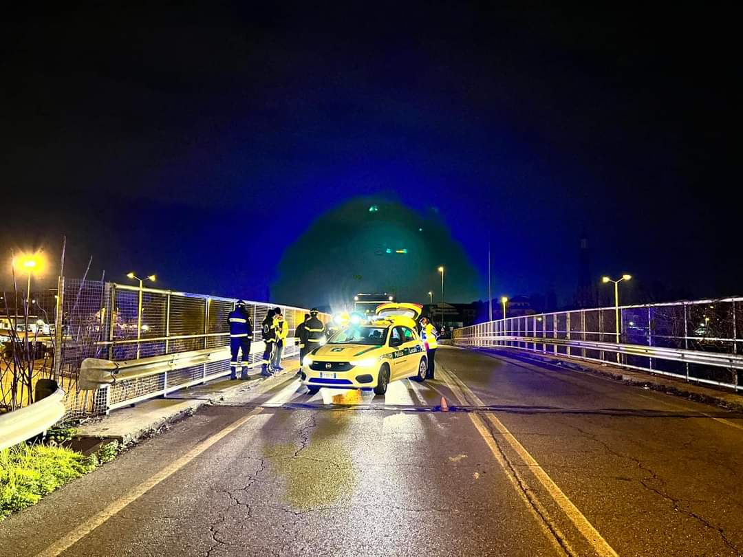sesto,-cede-un-giunto-sul-cavalcavia-san-maurizio-al-lambro:-danneggiate-tre-auto-|-sesto-notizie