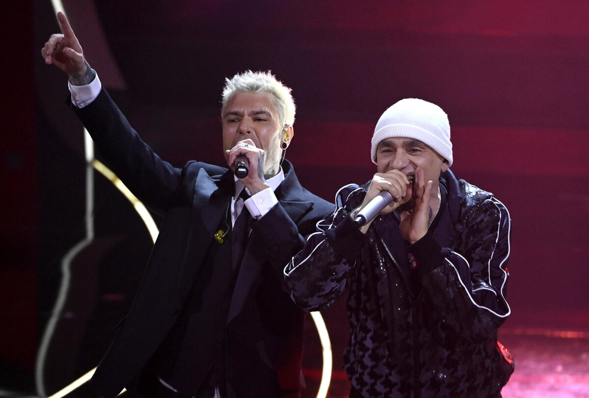 “giorgia,-legalizzala”.-l'appello-fedez-e-j-ax-alla-meloni-da-sanremo