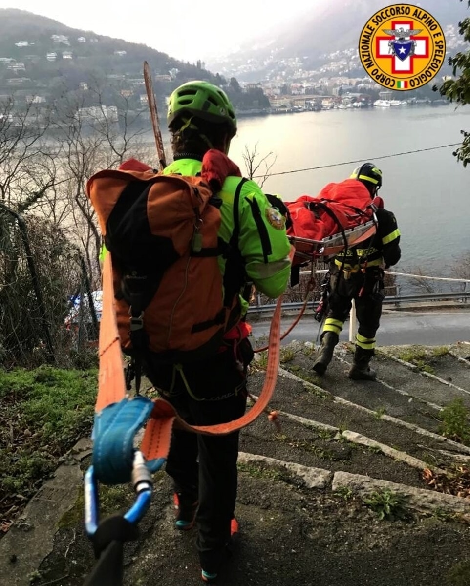 si-rompe-una-caviglia-sulla-strada-vecchia-da-blevio-a-como:-soccorsa-nei-boschi