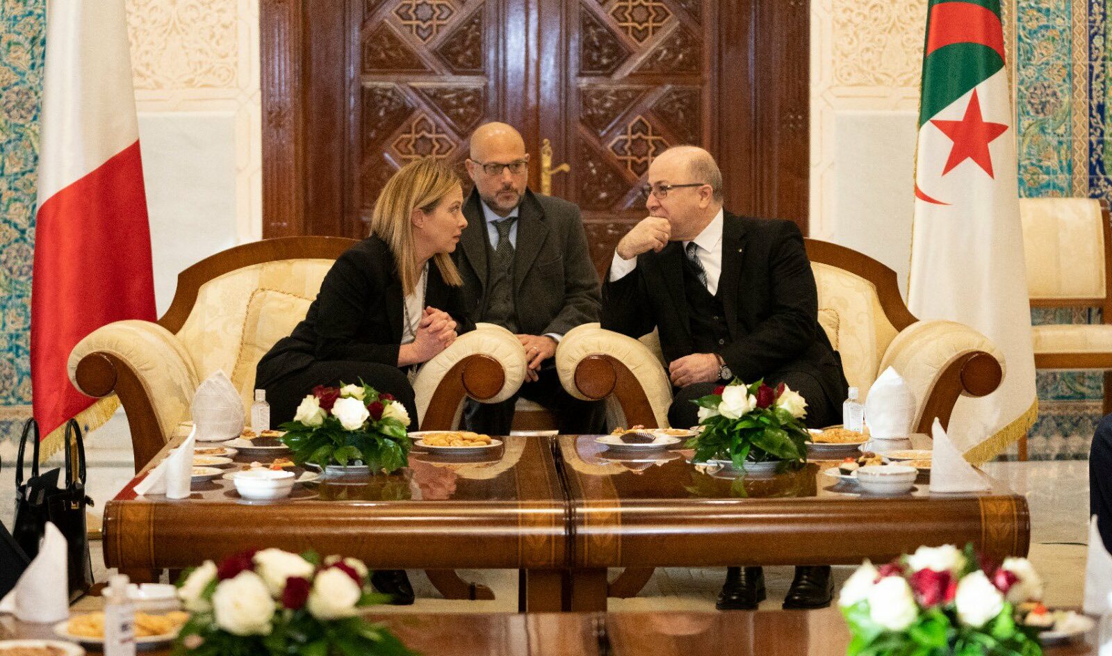perche-le-intese-fra-italia-e-algeria-fanno-imbestialire-macron