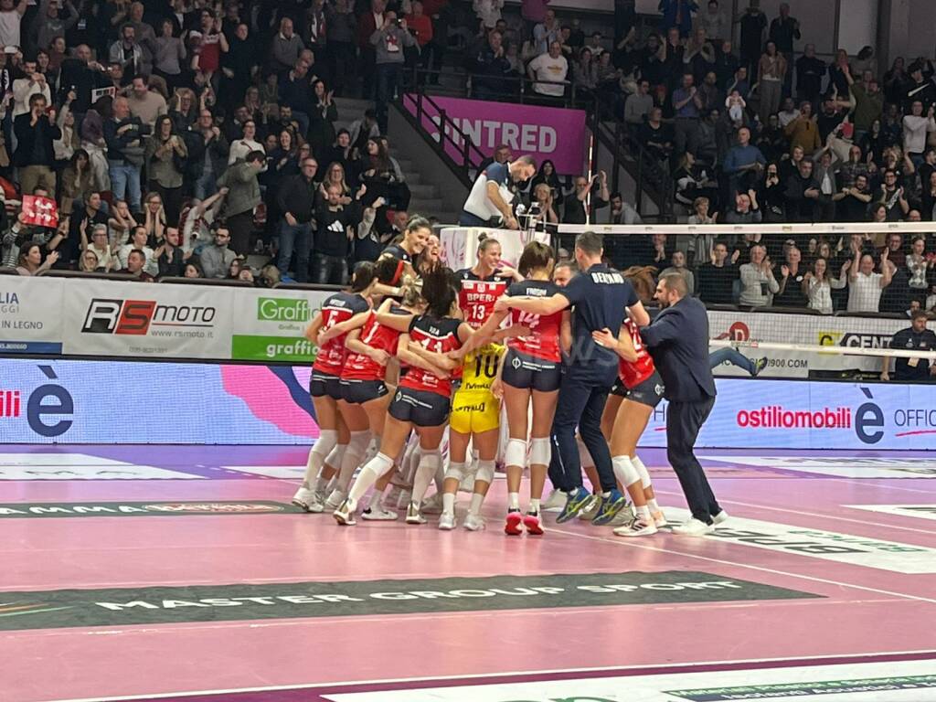 volley-bergamo-1991,-che-orgoglio:-anche-novara-cade-al-pala-intred-–-bergamonews