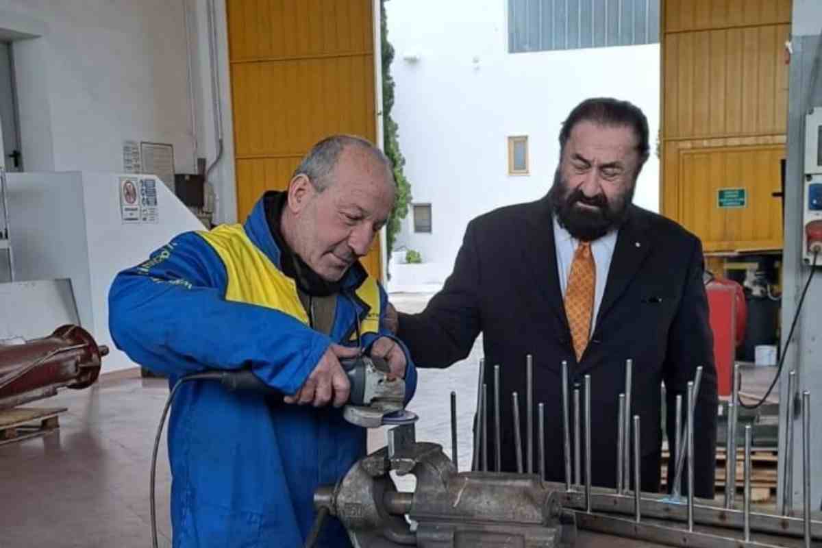 il-barone-non-trova-dipendenti-tra-i-giovani:-assume-un-uomo-di-61-anni