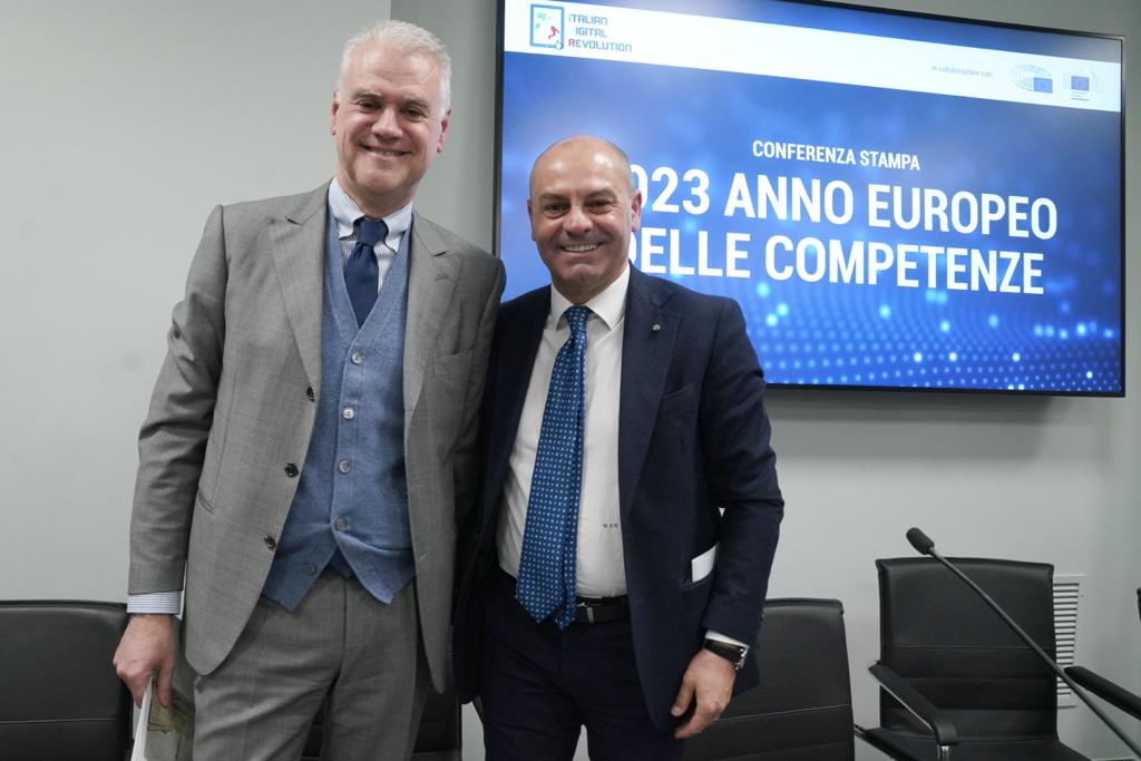 competenze-digitali-2023:-aidr-presenta-il-programma