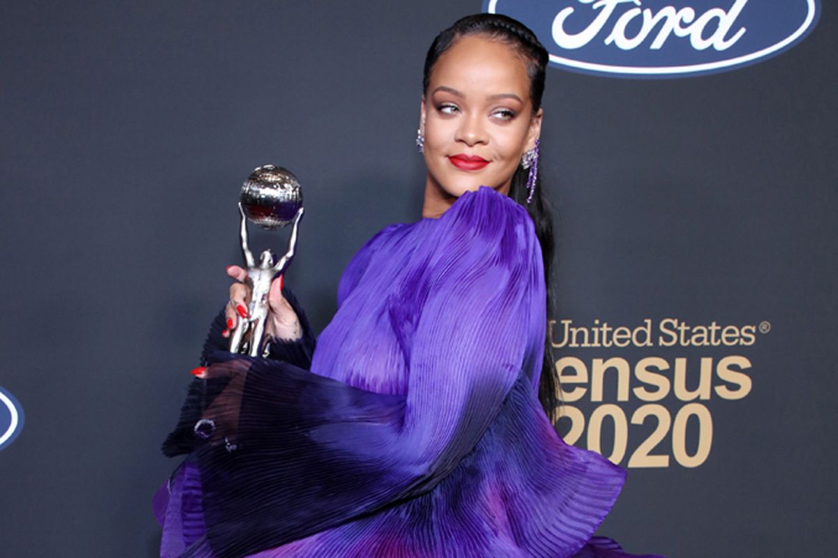 donald-trump-spews-fake-news,-says-rihanna-has-'no-talent'
