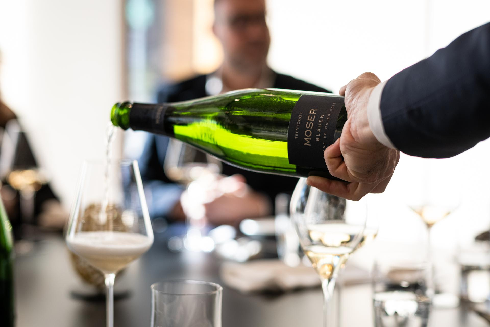 moser-presenta-la-nuova-etichetta-blauen-blanc-de-noirs-2015
