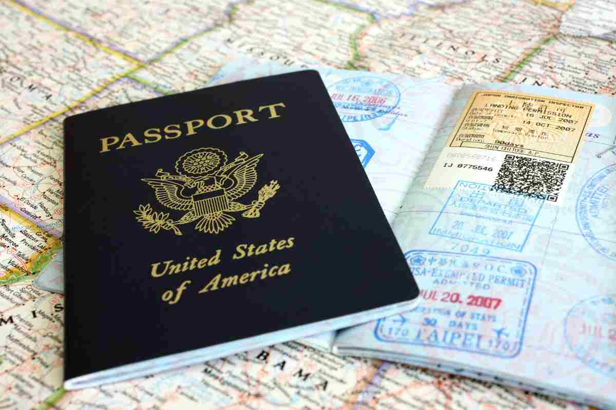 addio-ai-timbri-sui-passaporti:-cambia-il-documento,-ecco-perche
