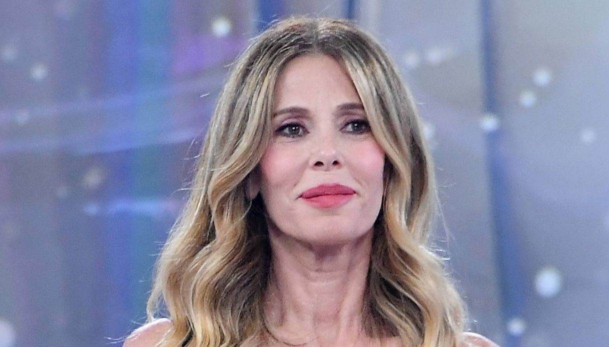 “boomerissima”,-alessia-marcuzzi-chiude-in-rosa:-il-look-dell’ultima-puntata