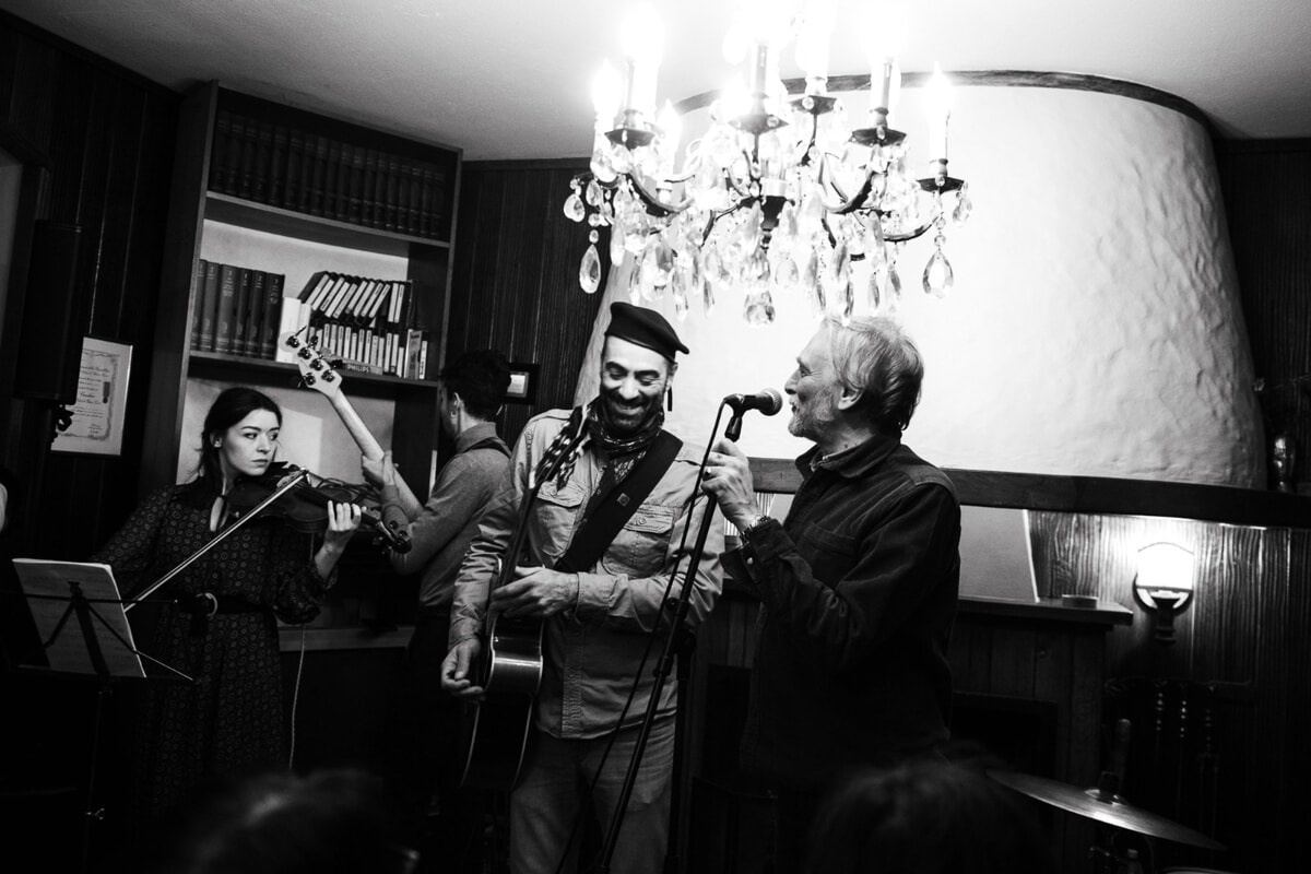 foreste-invisibili,-vini-e-vinili:-33-fuorigiri-di-rosso-live,-senza-spine