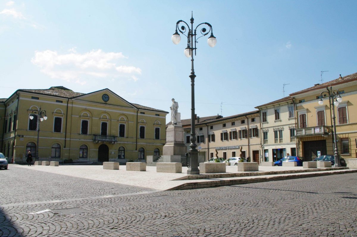 danneggiate-nella-notte-auto-parcheggiate-in-centro-ad-ostiglia-|-la-voce-di-mantova
