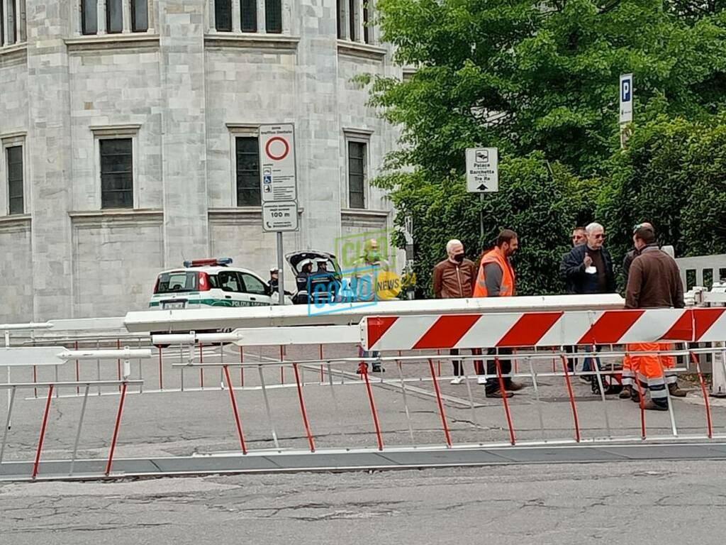 stop-ai-treni-delle-nord-a-como-borghi-per-evitare-le-lunghe-code-ai-passaggi-a-livello:-referendum-?-–-ciaocomo