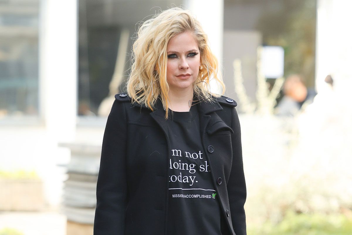 mood:-avril-lavigne's-vetements-shirt