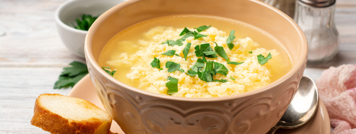 la-ricetta-classica-della-stracciatella-in-brodo-e-una-variante