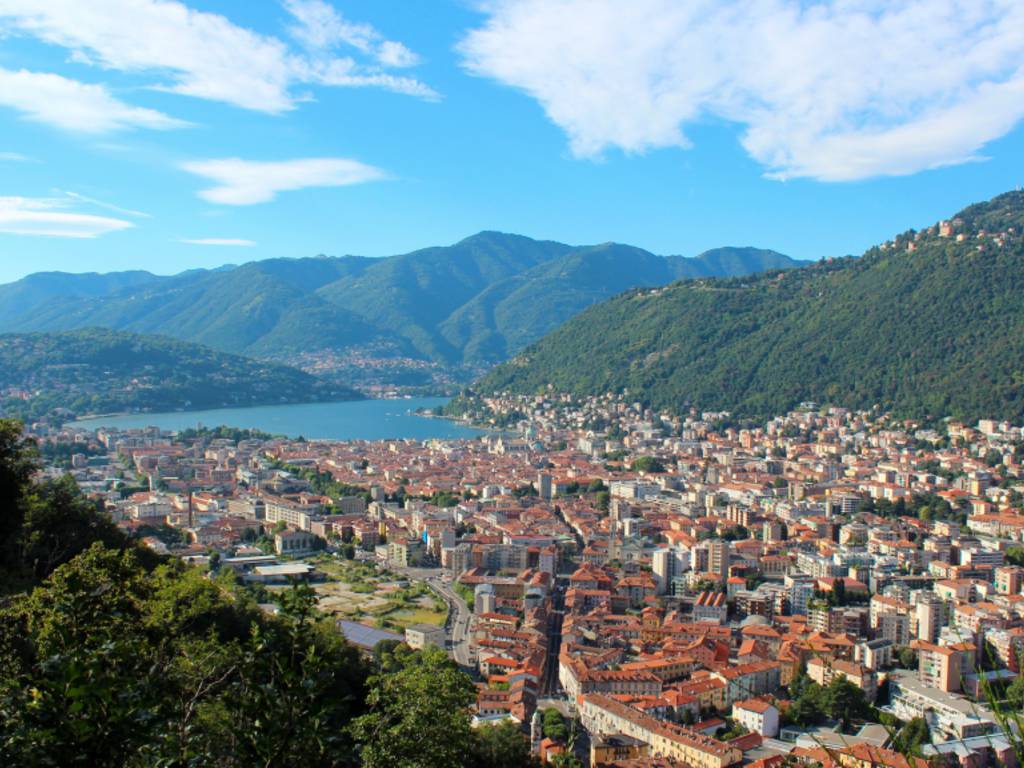 primo-week-end-di-marzo-all'insegna-del-cielo-sereno-sul-lario:-massime-ad-un-passo-dai-20-gradi-–-ciaocomo