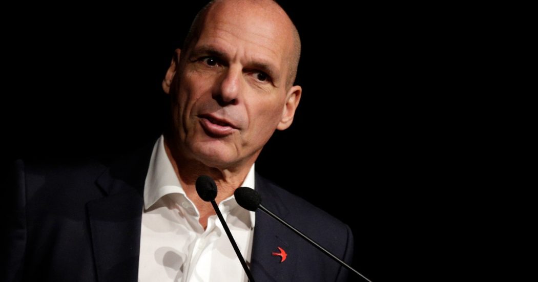yanis-varoufakis-picchiato-da-un-gruppo-di-teppisti-ad-atene:-ricoverato-con-il-naso-rotto-–-il-fatto-quotidiano