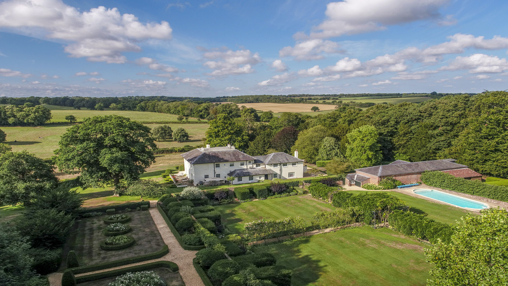 the-english-estate-where-jane-austen-was-born-and-wrote-‘pride-and-prejudice’-just-listed-for-$10-million